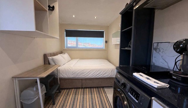 Modern compact Studio APT near City Centre
