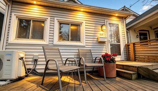 Modern Cottage Near Beaches Subway Free Private Parking