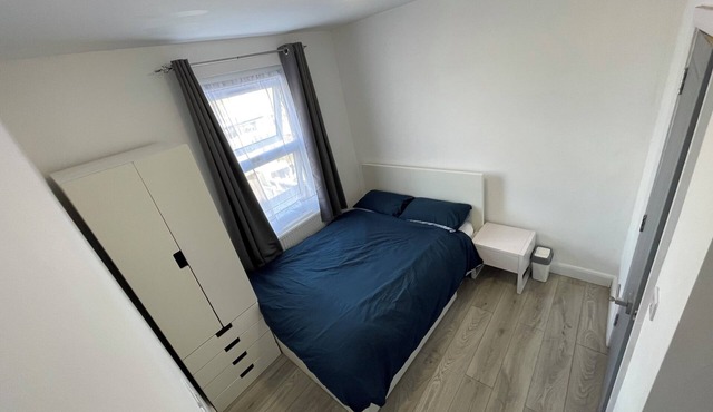 Modern en-suite room