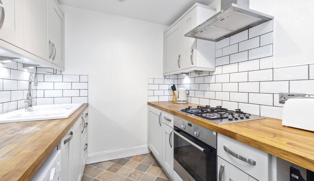 Modern flat in City Centre (For up to 3 guests)