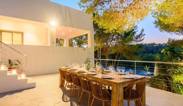 Modern Luxury Villa, - 10 mins to Cala Bassa - 15 mins to Jondal/Es Torrent