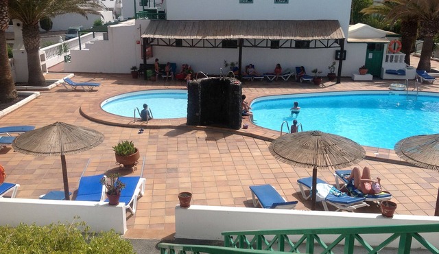 Modern One Bedroom Apartment situated 100 metres from the Beach