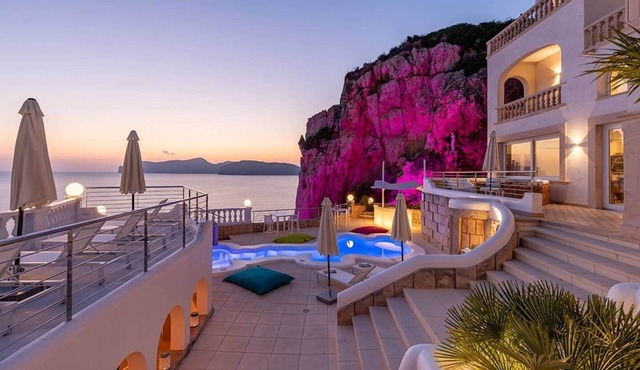 Modern Villa with Sea Acess