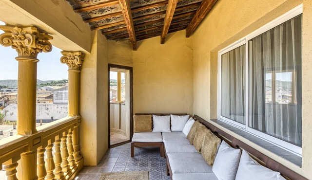 Modernist Manor House for 14 – 7 Bedrooms – Central Palafrugell – Patio – Garage