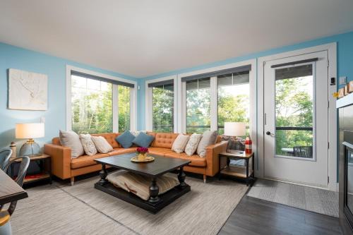 Muskoka Night Dreams Enjoy 3 King Beds