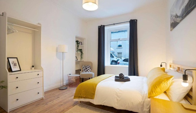 Near Beach 2BR Ground Floor Flat-Free Parking