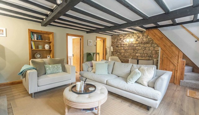 NEW! Cosy Stone Cottage With Free Parking & Wifi