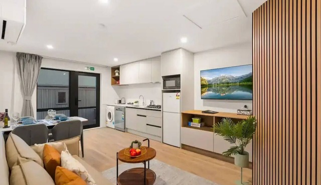 New stylish 2bedroom warm unit/kingbed/Unit E