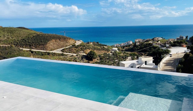 Newly built villa El Sueño with sea views and infinity pool