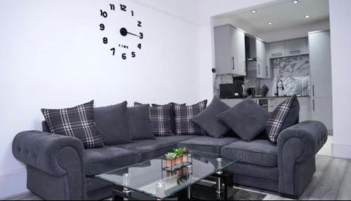 Newly refurbished 2 bed !