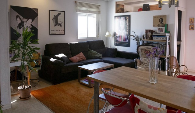Next to Retiro Park. Free WIFI. Garage included (in the building)