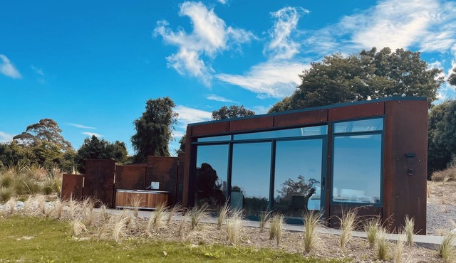Ngā Whare Mānatu
