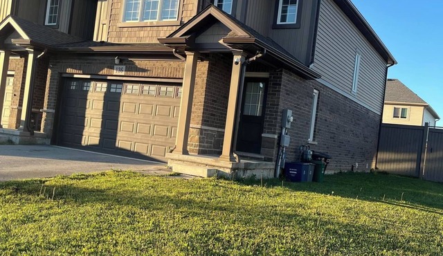 Niagara Getaway 4bdrm, 4bths. 18 min to Falls. 'Isla Paraiso Verde'