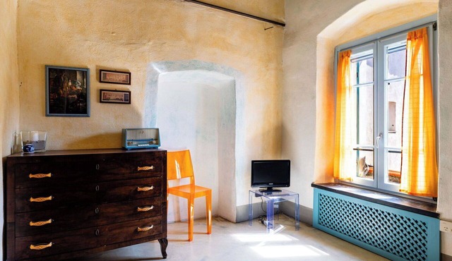 Nice apartment in villa for 4 guests with WIFI, terrace, pets allowed and panoramic view