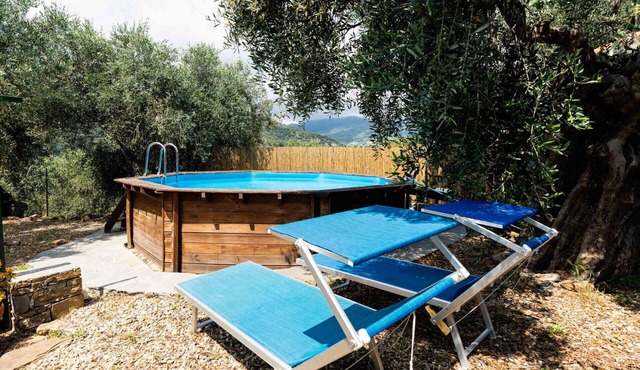 Nice apartment for 10 guests with pool, A/C, WIFI, patio and pets allowed