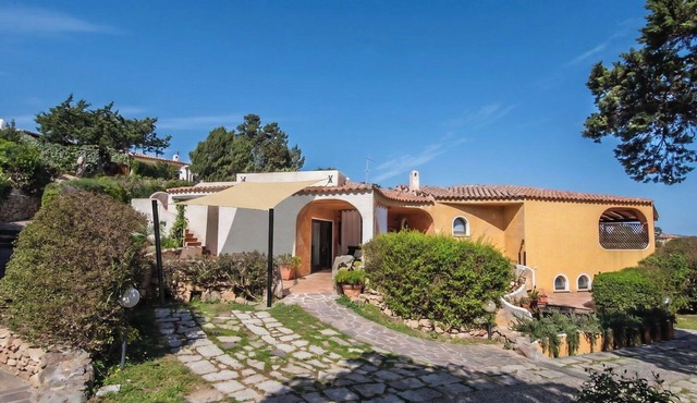 Nice apartment for 5 guests with WIFI, A/C, TV, patio and pets allowed