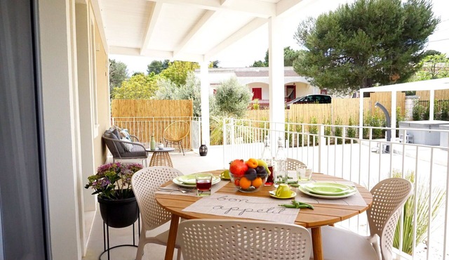 Nice apartment in villa for 4 guests with hot tub, WIFI, A/C, TV and veranda, close to Alberobello
