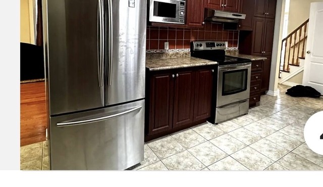 Nice Room at Southend Guelph in a shared (living, kitchen, bathroom) place