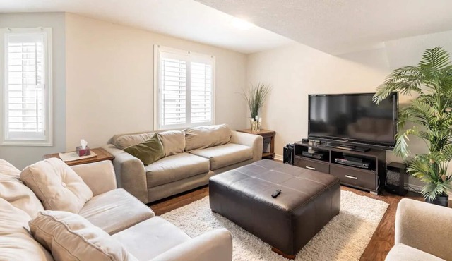 NORTH LONDON OPEN CONCEPT PRIVATE 1BD UNIT
