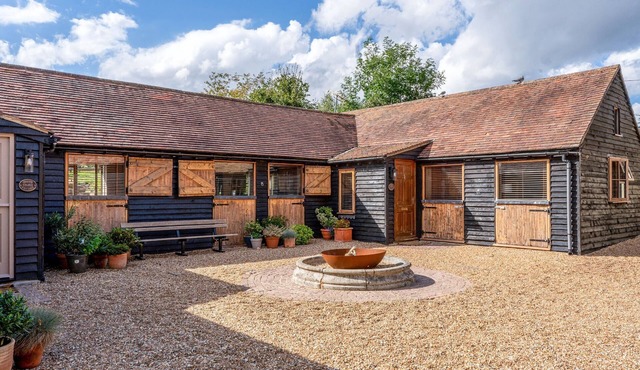 North Stable at Crabtree Farm - UKC5376