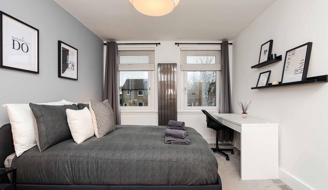 NR Edinburgh Airport & City Modern Home-Parking