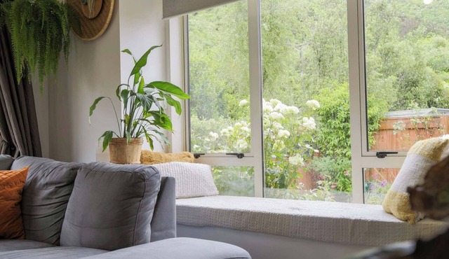 Only 4 km to town. Beautiful inside & out, Relaxing,tranquil, great home for all