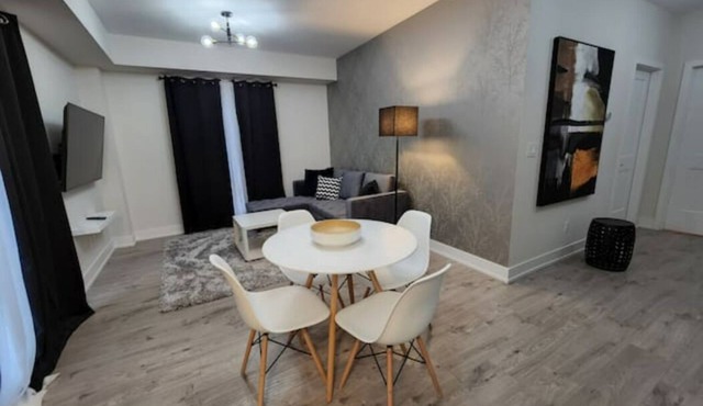 Orange Blossom - Entire Modern Townhouse - 5 min to Falls