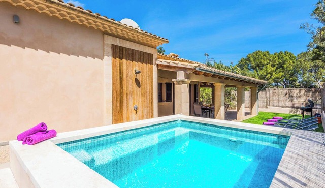 Orell Planas - Three Bedroom Villa, Sleeps 6
