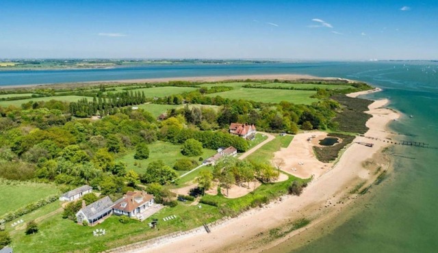 Osea Island: Nautical Cottage