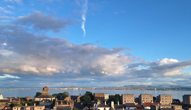 Outstanding sea views across to Edinburgh. 3 bed detached house on private hill.
