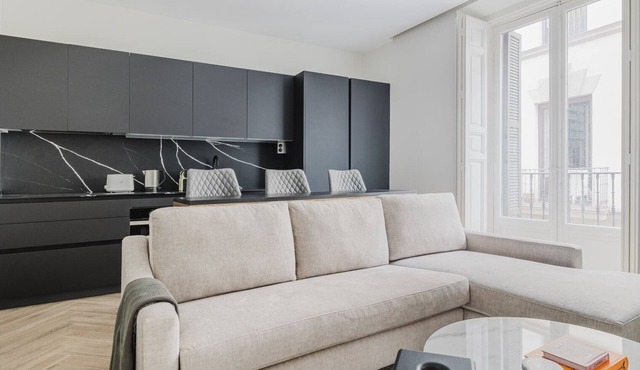 Palacio 1BR, Washer & Dryer, Move-In-Ready, by Blueground