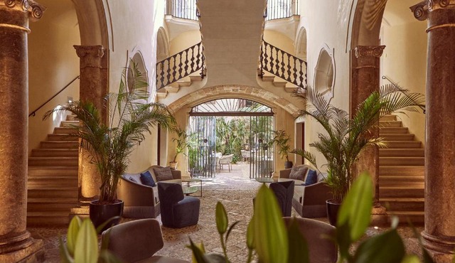 Palacio Can Marqués by Puro