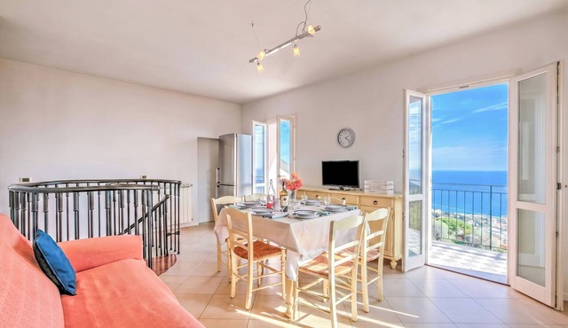 Palms Villa - Sea View Terrace and Parking, Sanremo, Italy