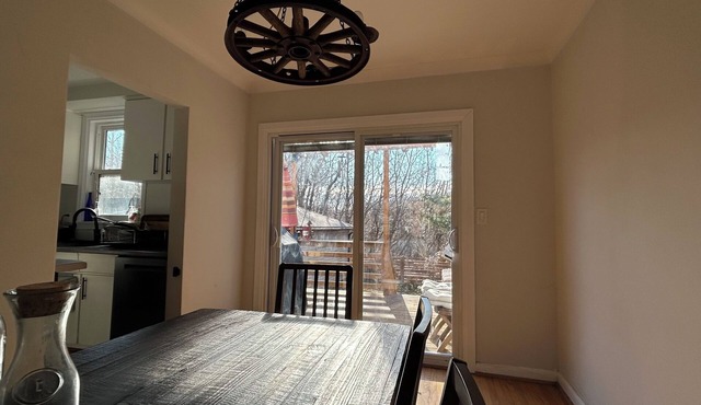 Parkside 3-Bedroom House Where Yard Meets Nature