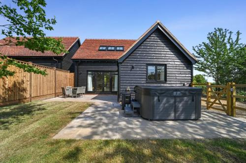 Partridge Rest with Hot Tub, Gestingthorpe