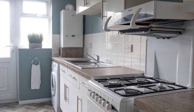 Pass the Keys | Flat close to amenities