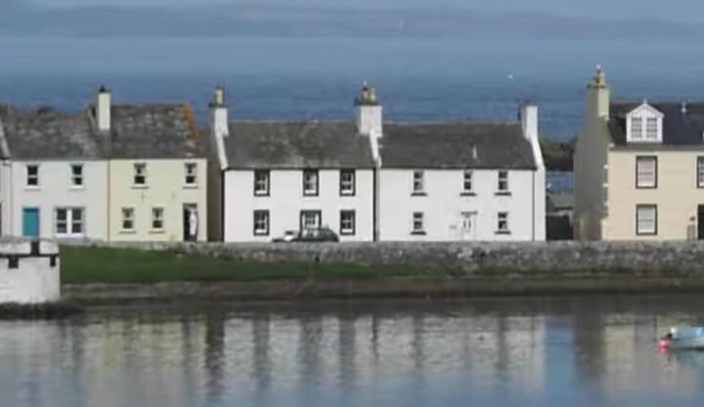 Pass the Keys | Gorgeous 3 BR Cottage with Outstanding Sea Views