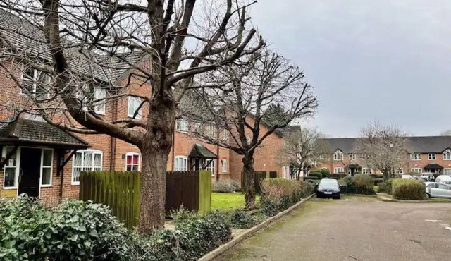 Pass the Keys | Modern Family Friendly Flat with Parking