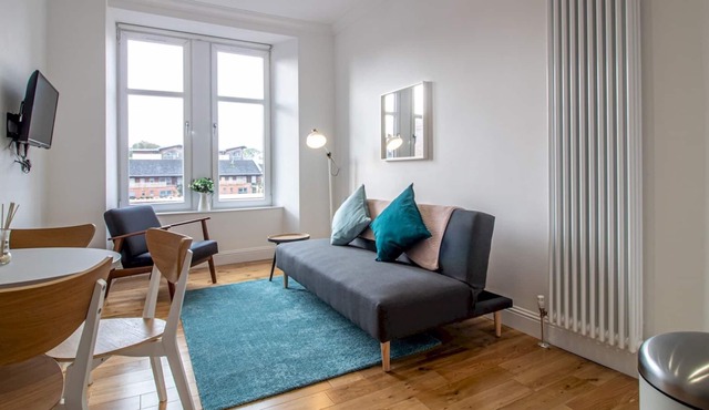 Pass the Keys | Modern 1BR Apartment in Heart of West End