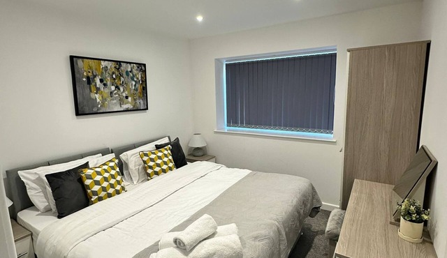 Peaceful 2BR Stay with Fast Reliable Wi-Fi