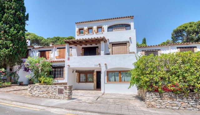 PESCADORS: Recently renovated house 200 metres from Pals beach