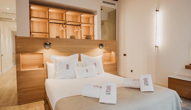 Petit Luxe St. Pere