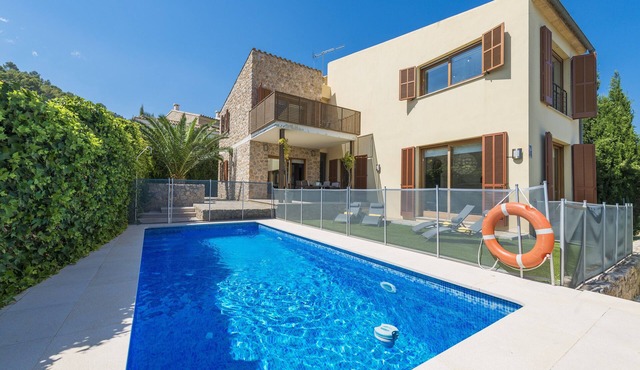 PICARA - Villa with private pool in Mancor De La Vall. Free WiFi