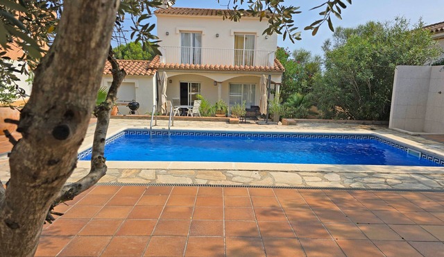Pilans House with Garden and Private Pool