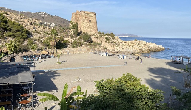 Precioso Piso Recién Reformado Todo a Estrenar en Primera Línea de Playa