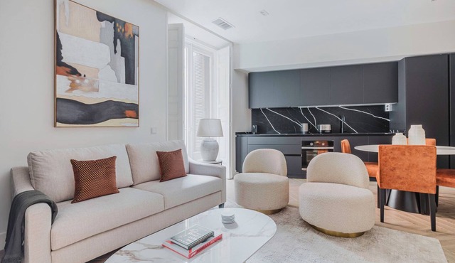 Premium Palacio 2BR, Furnished w/Washer & A/C, by Blueground