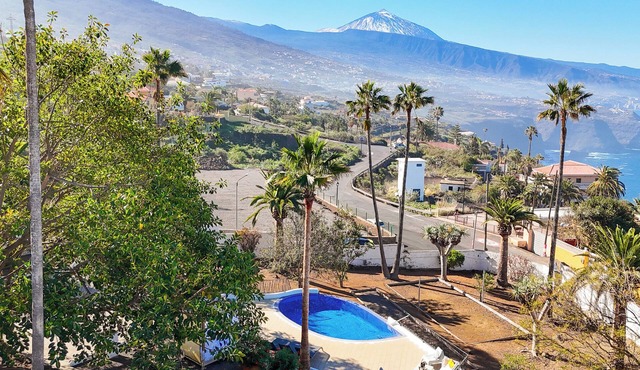 Private Garden & pool, Sea View, near restaurant, free Wi-fi, 5,5 km from Beach