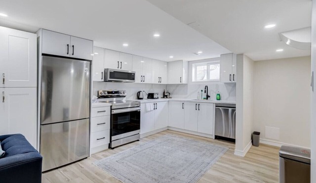 Private, Stylish, Large 1BR - Close to Everywhere