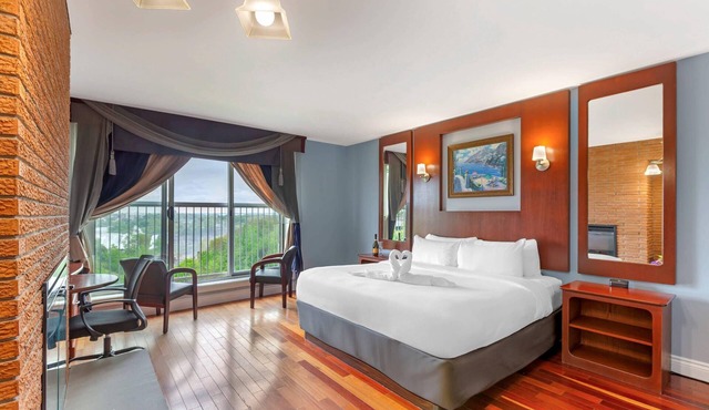Quality Hotel Fallsview Cascade