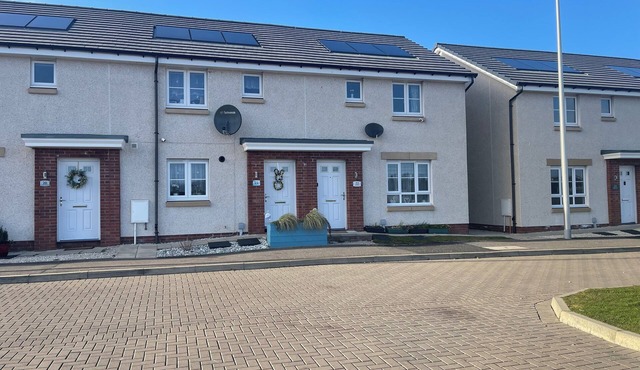 Quiet Home Free Parking Near Pentland Hills